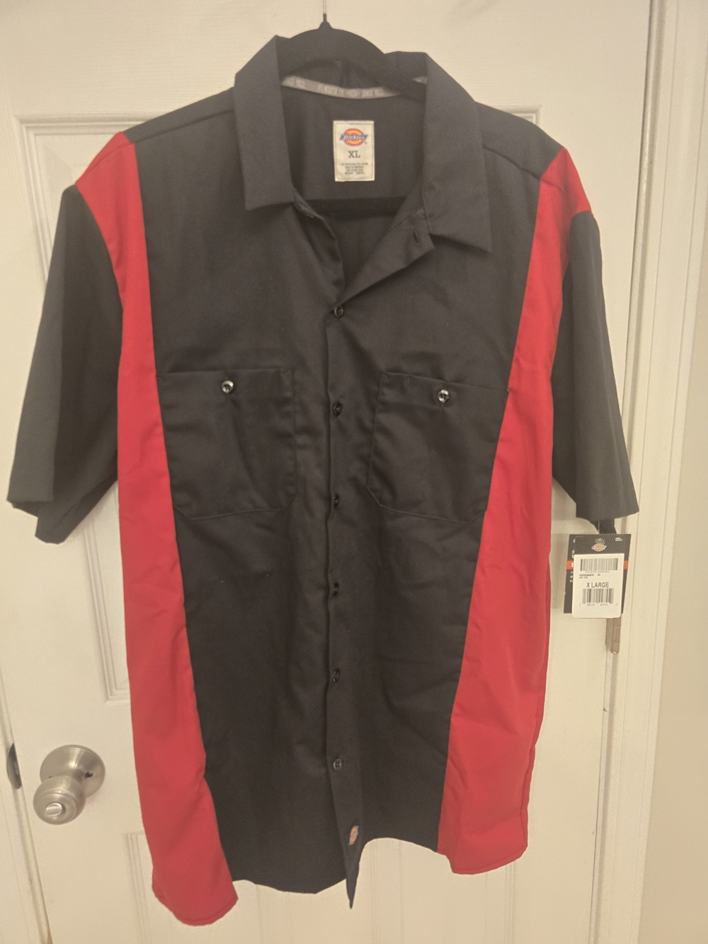 Dickies Men’s Black and Red Short Sleeve Button-Down Work Shirt